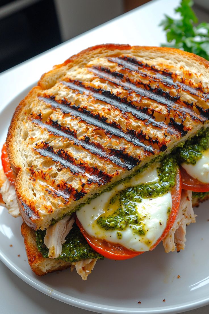Chicken,Tomato,Mozzarella & Pesto