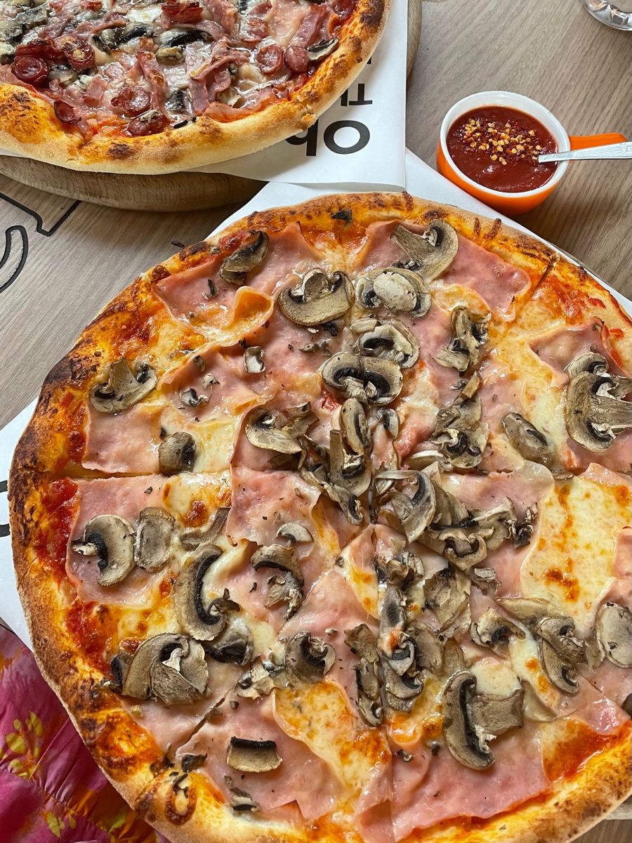 Funghi Ham Pizza
