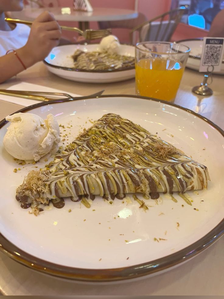 Pistachio Crepe